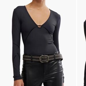 Chic Red V-Neck Long Sleeve Party Bodysuit